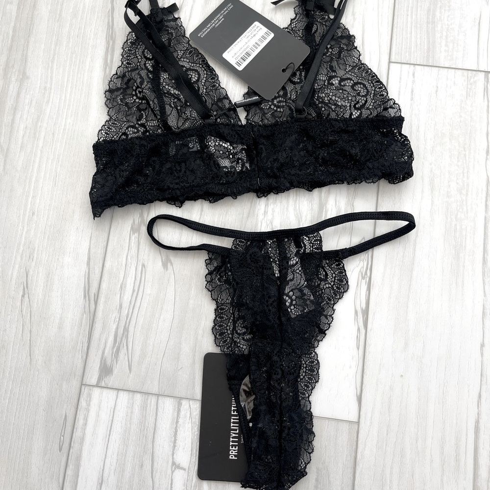 PRETTYLITTLETHING Black Triangle Longline Lace Lingerie Set XS